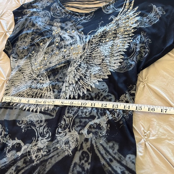 🪽HP🪽 Rock & Republic Top with Wings & Crown - Picture 9 of 13